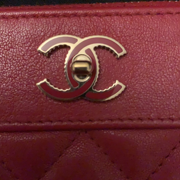 Chanel O pouch. Caviar red. Comes with box and proof of authenticity. - Picture 3 of 13